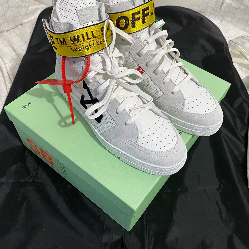 Off-White sneaker - Picture 5 of 9